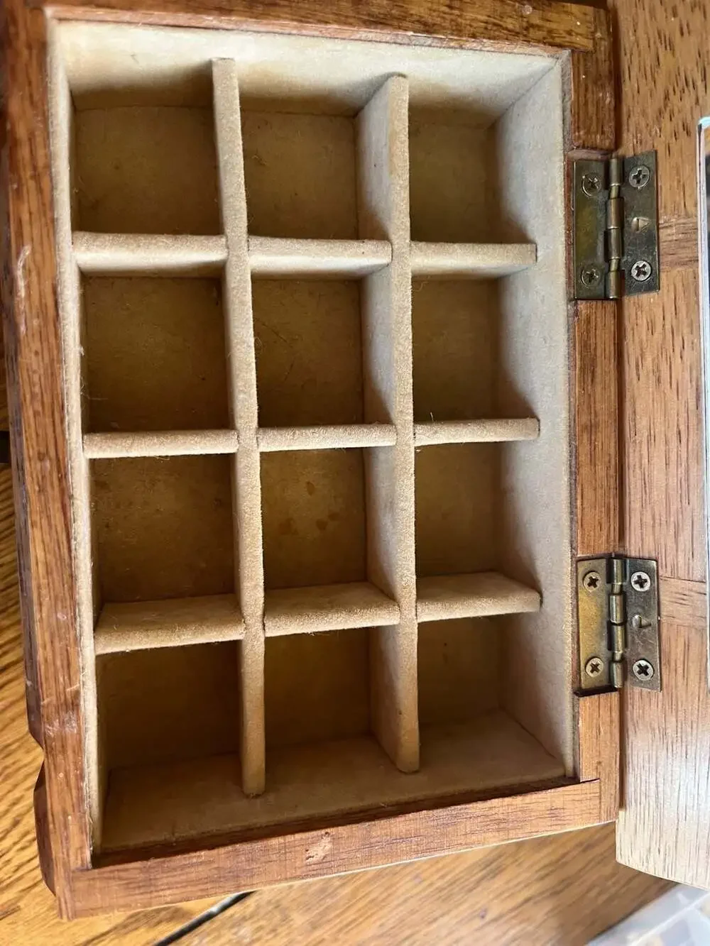 Vintage Wooden Jewelry Box; Lt Oak & Mirror